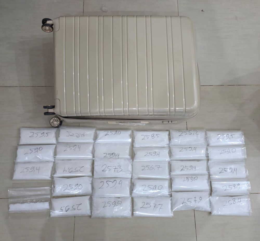 Dua Kurir Sabu Dijanjikan Upah Puluhan Juta Diamankan di Bandara SSK II  