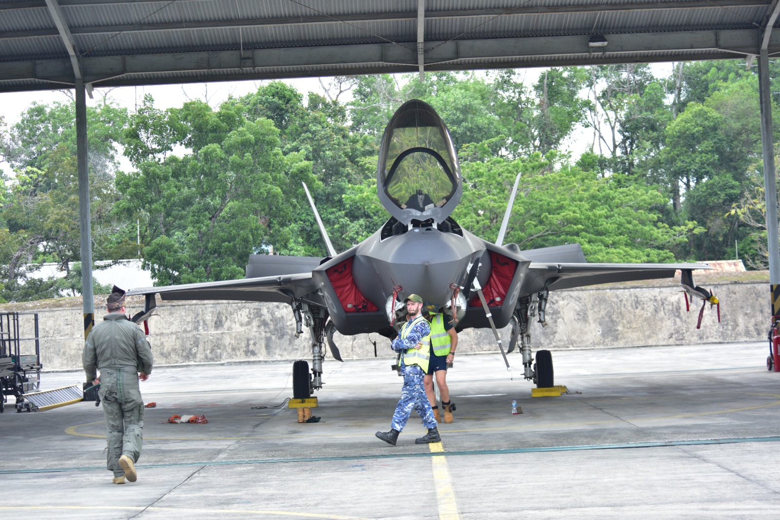F-35 Lightning II RAAF Tiba di Lanud Roesmin Nurjadin, Elang Ausindo 2025 Siap Dimulai