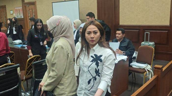 Mobil, Tas Mewah dan Apartemen Untuk Pacar-pacar Cantik Eks Dirut PT Taspen yang Rugikan Negara Rp 1 Triliun