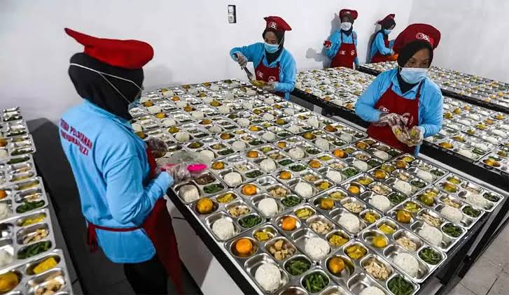 Heboh Isi Nampan Makan Bergizi Gratis Mengandung Minyak Babi, Istana: Bisa Diuji di BPOM!