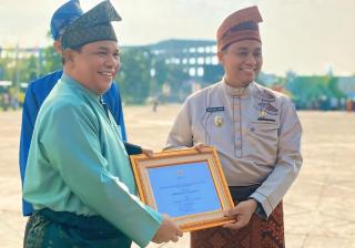 r[judul]