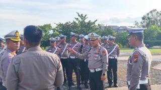 Polda Riau Imbau Pengemudi Angkutan Barang Patuhi Pembatasan Operasional Selama Pacu Jalur
