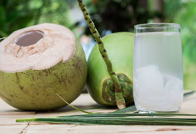 Inilah 10 Manfaat Kesehatan Minum Air Kelapa, Bisa Cegah Penyakit Jantung