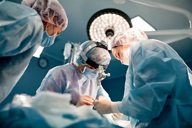 Dokter Temukan Cacing Hidup di Otak Pria, Penyebabnya Tak Disangka-sangka
