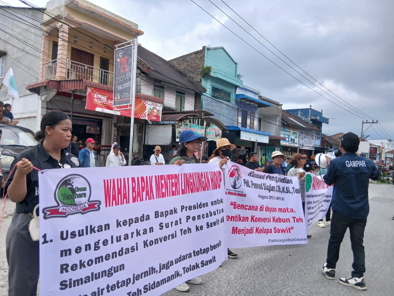 Massa Simalungun Bergerak, Anggota DPD Penrad Siagian Tuntut PTPN IV Tak Ubah Kebun Teh Jadi Sawit
