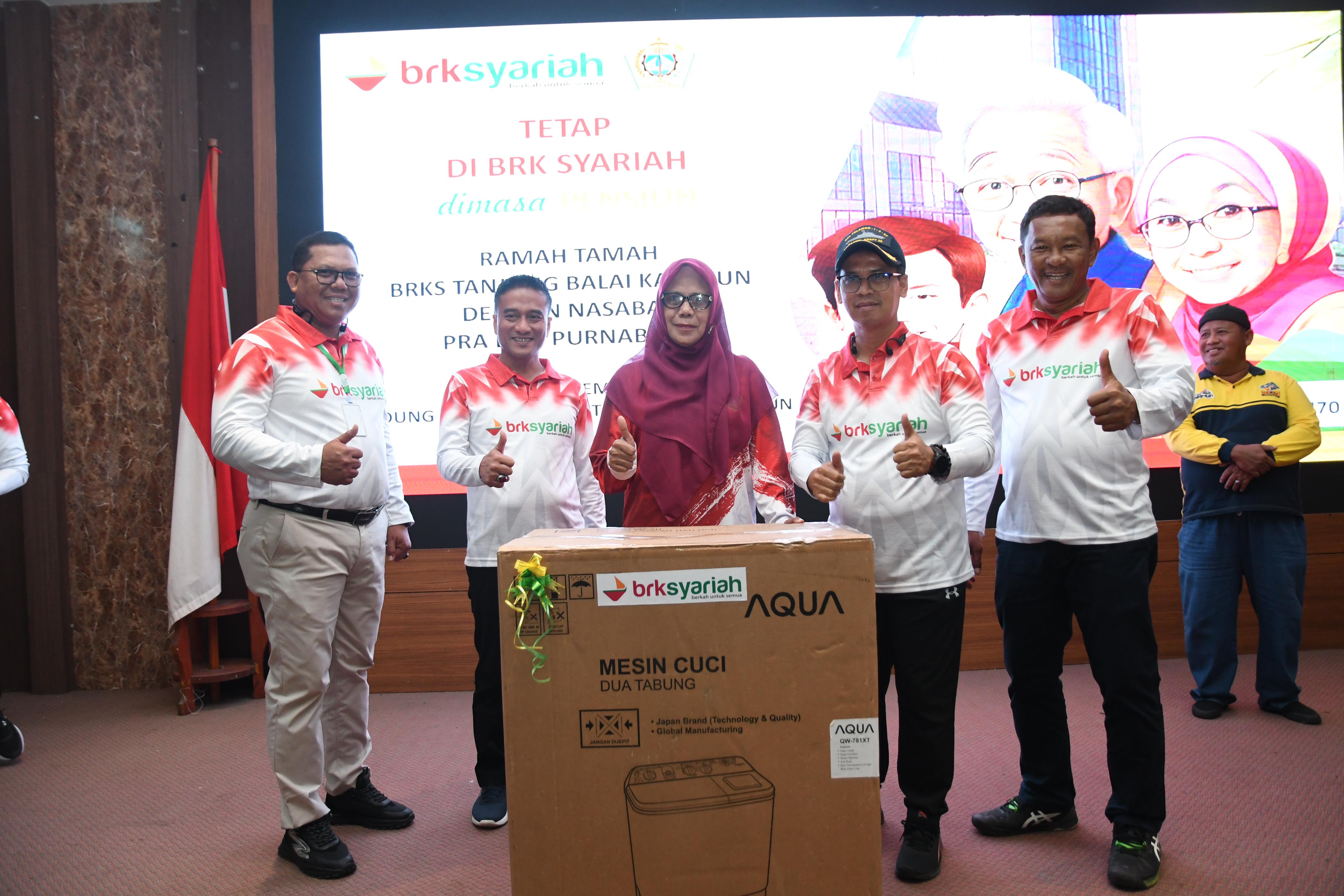 ASN Purnabakti Pemkab Karimun Bergembira Bersama BRK Syariah