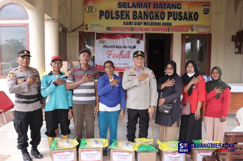 Kapolres Rohil Salurkan Bantuan Sembako untuk Kaum Dhuafa di Bangko Pusako
