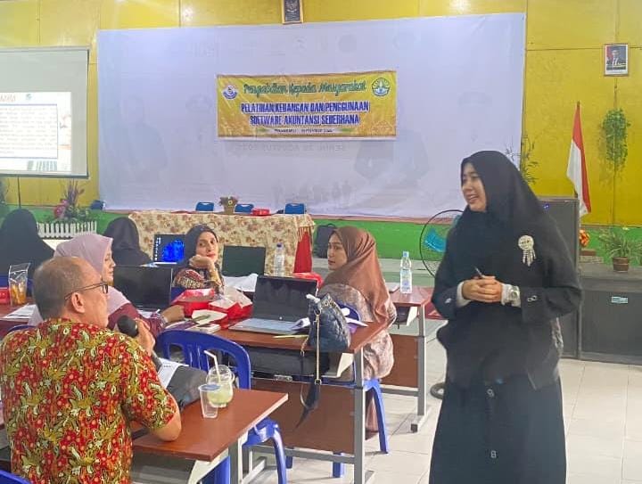 Tim PKM FEB Universitas Riau Selenggarakan Pelatihan Penggunaan Aplikasi SI APIK di SLBN Pembina Pekanbaru
