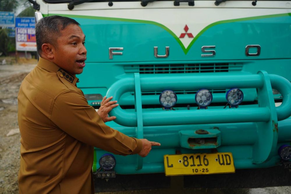 Jalan Minas-Perawang Rusak Gegara ODOL, Gubri Abdul Wahid Berikan Solusi Untuk Perusahaan