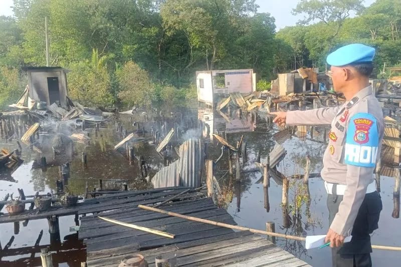 Kebakaran Hebat Ludeskan 6 Rumah di Bengkalis