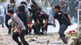19 Orang Tewas 300 Terluka Buntut Demo Rusuh Tolak Media Sosial Diblokir