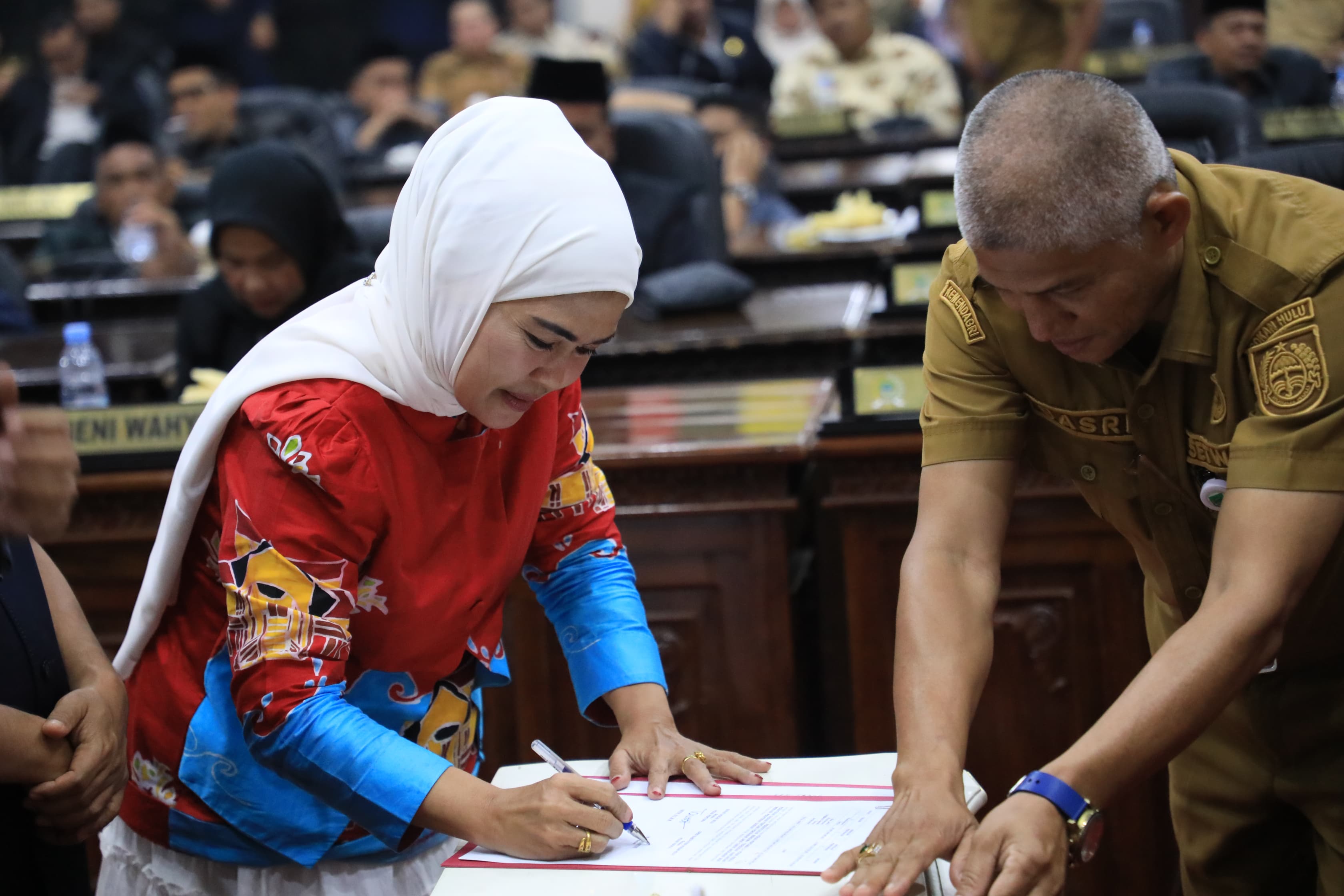 Rapat Paripurna DPRD Rokan Hulu Ketuk Palu APBD Perubahan Tahun Anggaran 2025