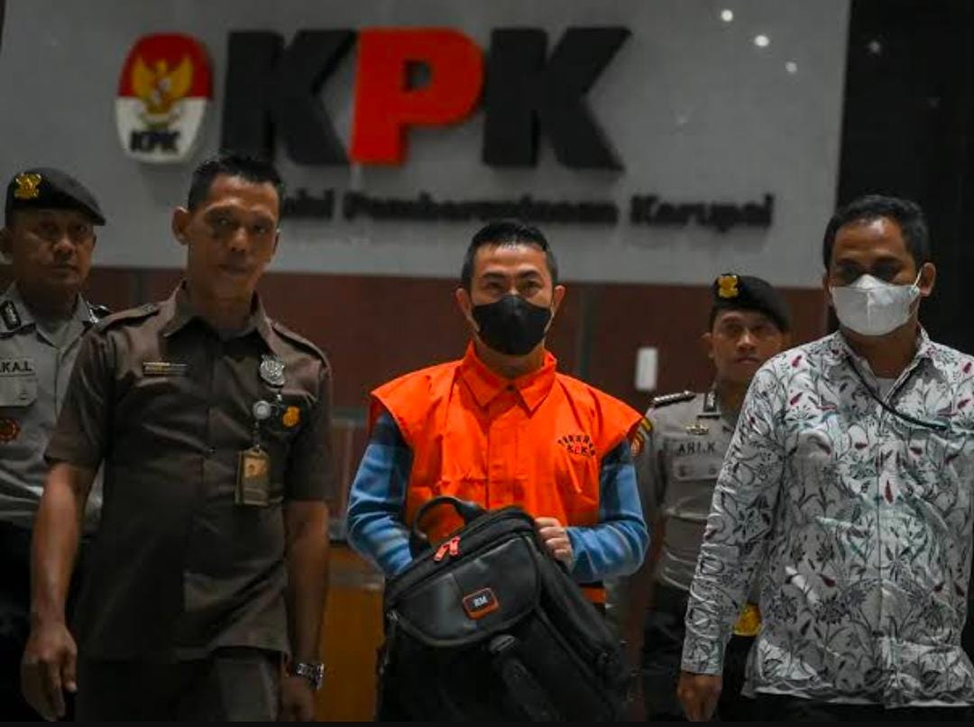 Eks Pj Wako Pekanbaru Risnandar Mahiwa Dkk Dieksekusi ke Rutan Pekanbaru