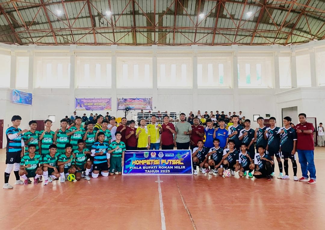 Turnamen Futsal Bupati Rohil Cup 2025 Resmi Dibuka, 13 Kecamatan Ikut Ambil Bagian