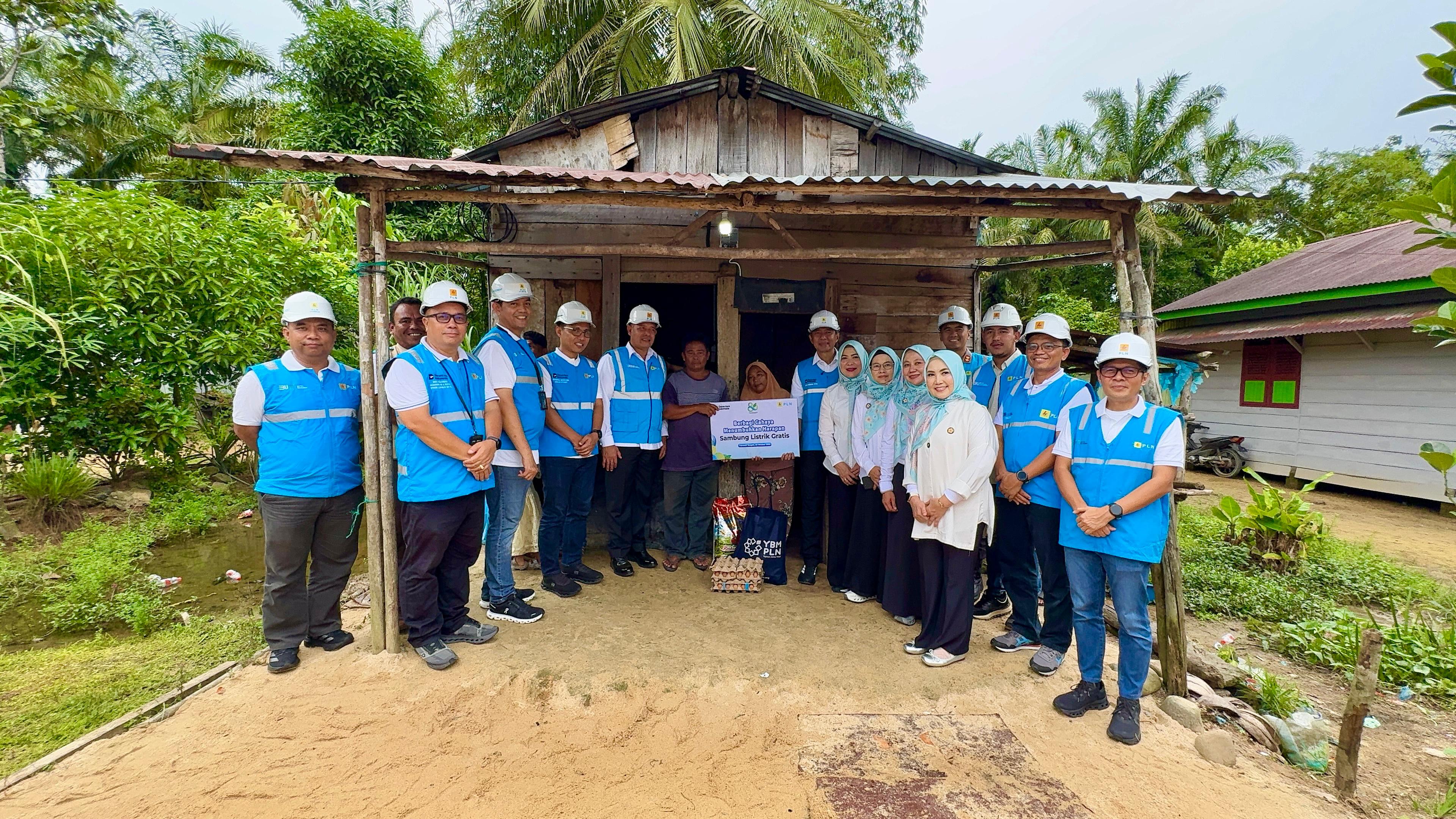 Berbagi Cahaya, Menumbuhkan Harapan: PLN Hadirkan Akses Listrik bagi 31 Rumah di Tapanuli Tengah dalam Semangat HLN ke-80