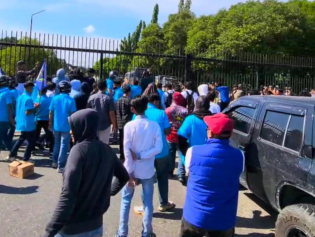 Kantor PT Pertamina Hulu Rokan Didemo, Buntut Pemda Terima Dana PI Blok Rokan Cuma 1 Dollar AS Per Bulan