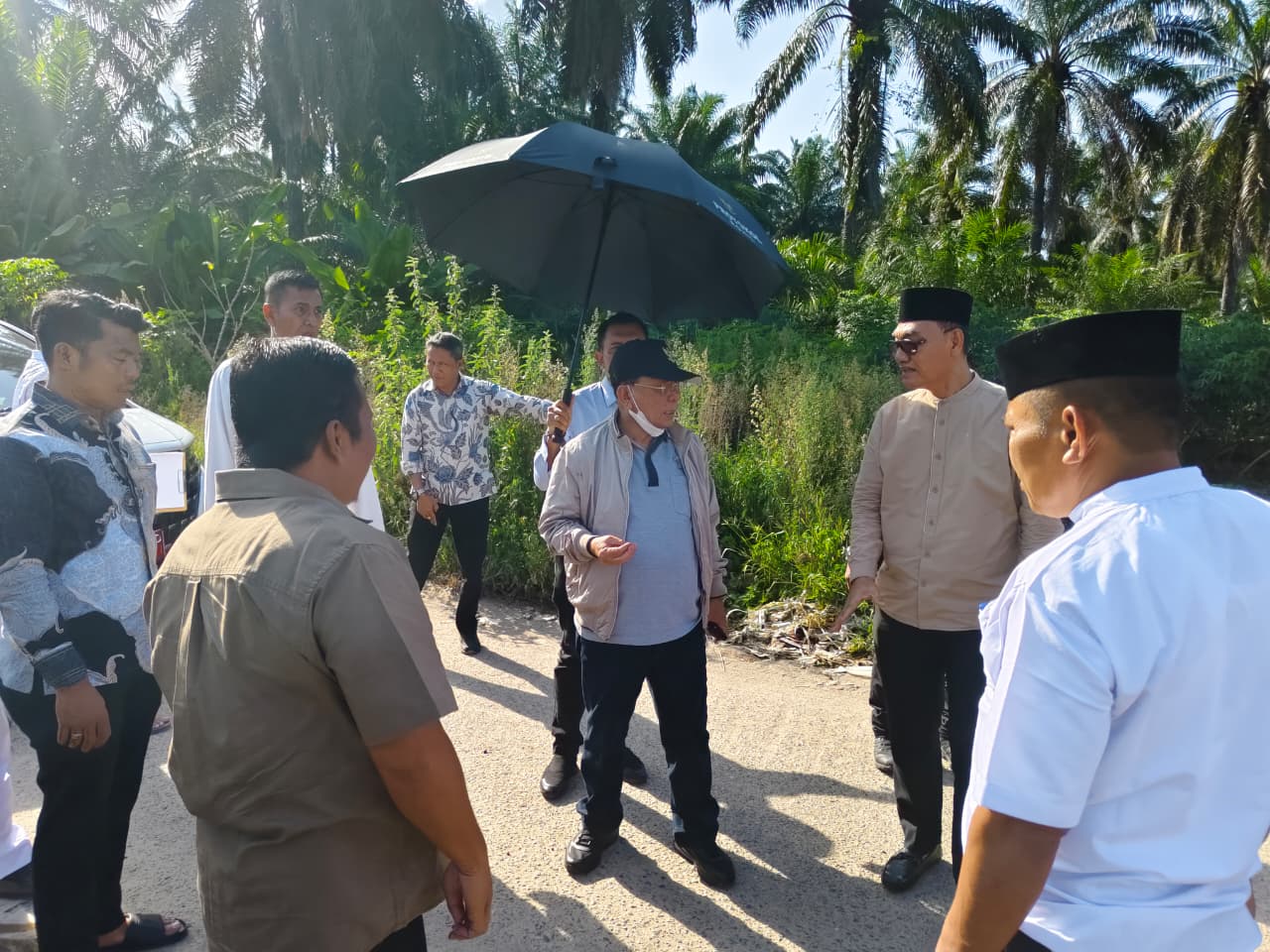 Bupati Bistamam Tinjau Lokasi Rencana Pembangunan Terminal Barang dan TPA di Bagan Batu