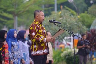 Layanan dengan Hati dan Empati: Pesan Gubri Abdul Wahid di Hari Kesehatan Jiwa Sedunia