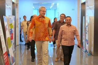 r[judul]