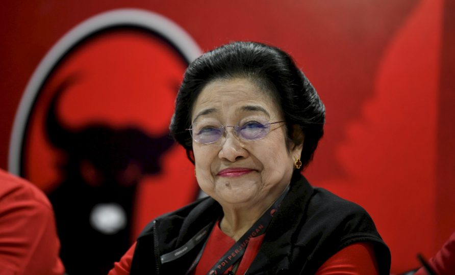 Megawati Menangis, Serukan Dunia Baru Tanpa Tunduk Modal dan Mesin