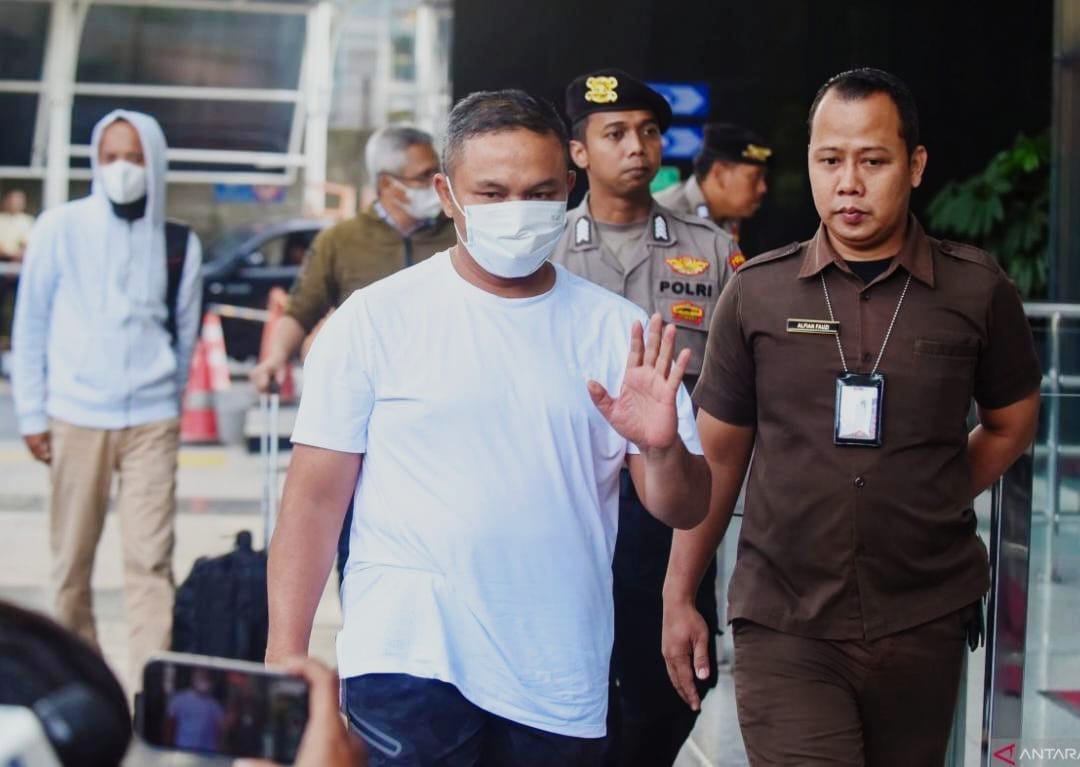 KPK Ungkap Gubernur Riau Abdul Wahid Diamankan di Cafe, Temukan Uang Dollar dan Poundsterling dari Rumahnya di Jakarta