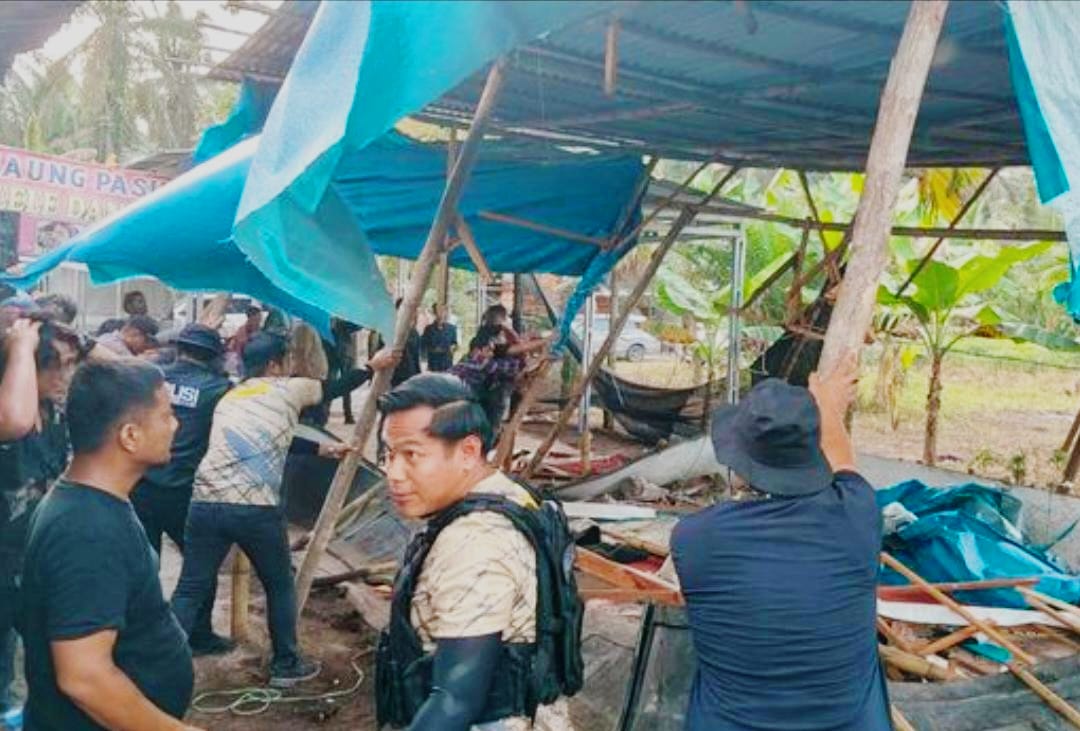 Gelanggang Sabung Ayam 