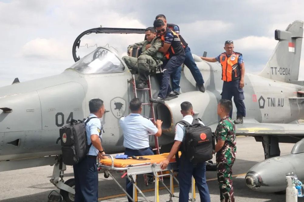 Lanud RSN Gelar Evakuasi Pilot Saat Pendaratan Darurat