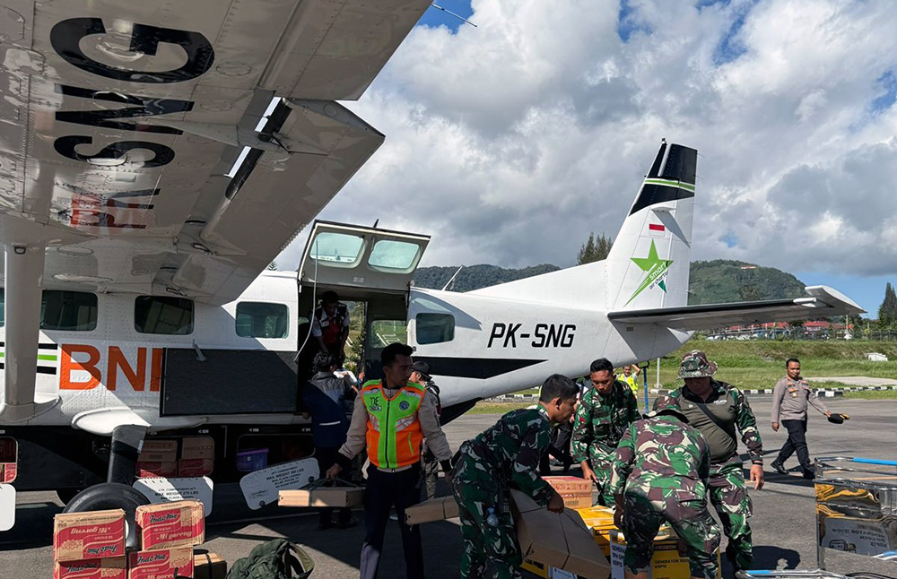 BNPB Gunakan Tiga Jalur Akses Logistik, Kirim Starlink dan Perahu LCR ke Aceh