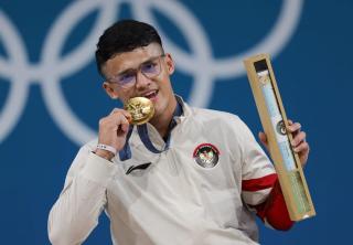 Hadiah Prabowo untuk Atlet Angkat Besi Rizki Juniansyah, Langsung Diangkat Jadi Letnan Dua TNI