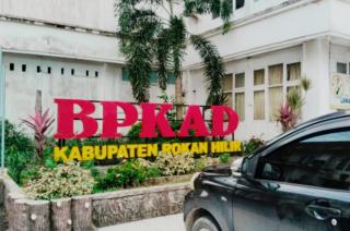 r[judul]