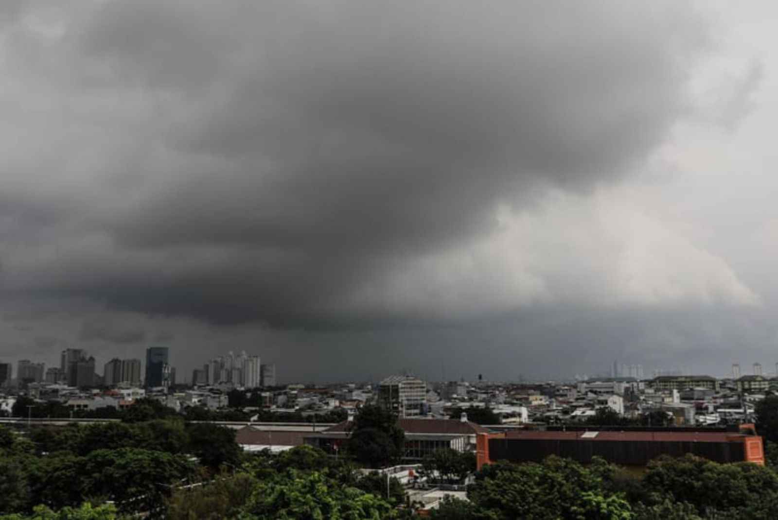 BMKG Ingatkan 6 Wilayah Termasuk Riau Posisi Siaga, Cuaca Ekstrem Masih Mengancam