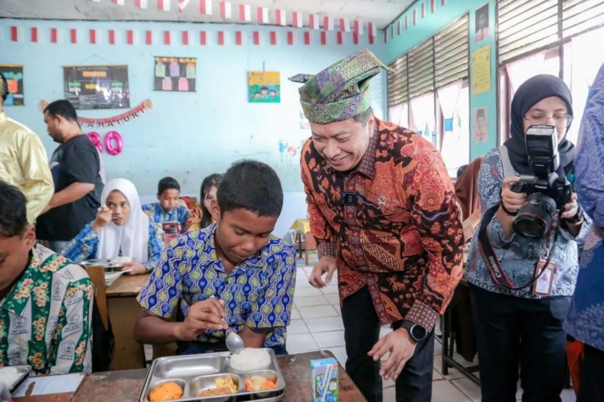 Wawako Ungkap 133 Ribu Siswa di Pekanbaru Sudah Nikmati Makan Bergizi Gratis
