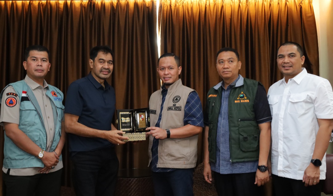 Temui Gubernur Aceh, Wako Agung Serahkan Bantuan Kemanusiaan Untuk Korban Bencana