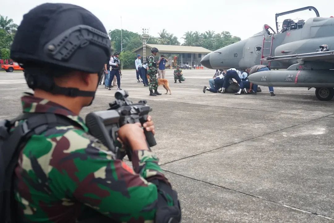 Aksi Cepat Pilot Tempur Skadron 12, Paksa Pesawat Asing Mendarat di Lanud Roesmin Nurjadin Pekanbaru