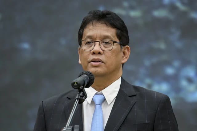 Sikap Keras Menkeu Purbaya Tolak Pakaian Ilegal Sitaan Bea Cukai Diberikan ke Korban Bencana Sumatera