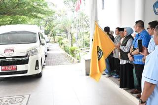 Universitas Riau Kirim Tim Reaksi Cepat dan Bantuan ke Lokasi Banjir Agam di Sumbar