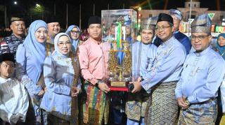 r[judul]