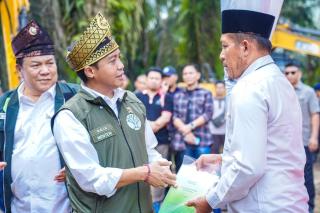r[judul]