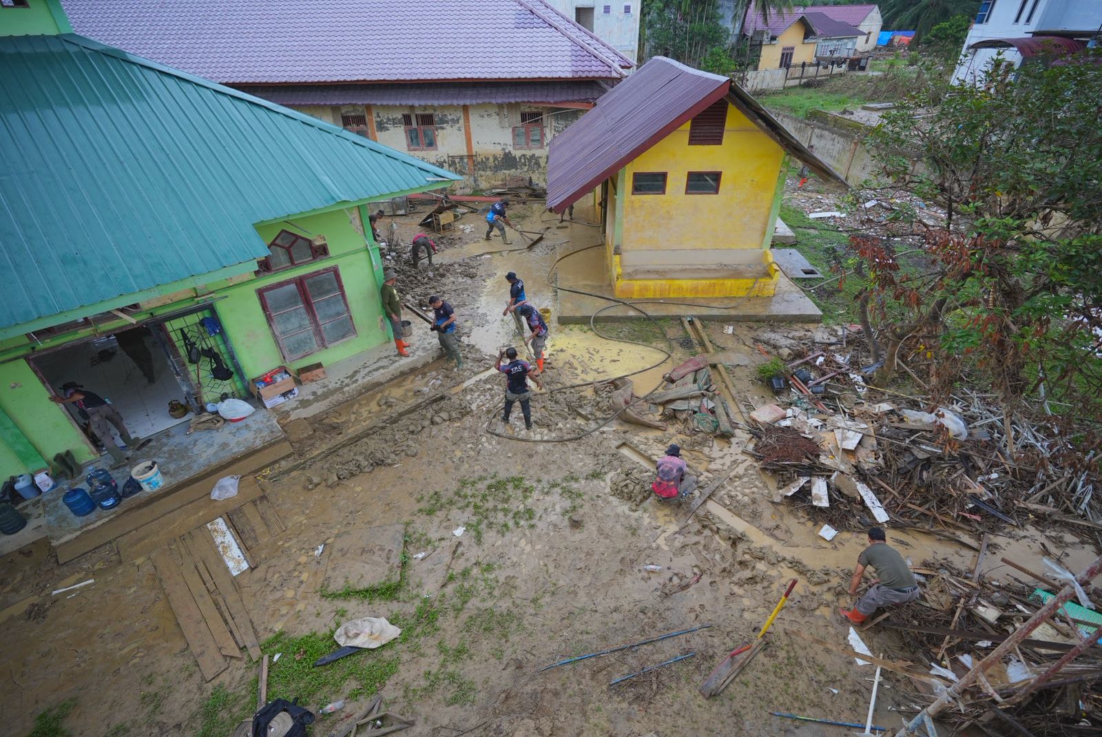 Inovasi Traktor Modifikasi Satpol PP Riau Percepat Pemulihan Pascabanjir Aceh Tamiang