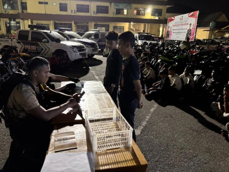 Razia Malam Minggu, Polisi Amankan 28 Sepeda Motor Pakai Knalpot Brong di Pekanbaru