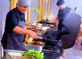 Weekends Makin Special ! BBQ Night BATIQA Hotel Pekanbaru Hadir dengan Menu Lebih Lengkap & Atraksi Live Cooking Mie Lamian