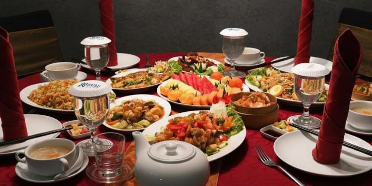 Rayakan Imlek Dengan BBQ Chinese New Year All You Can Eat! Batiqa Hotel Pekanbaru Hadirkan Yu Sheng & Live Cooking Mie Lamian