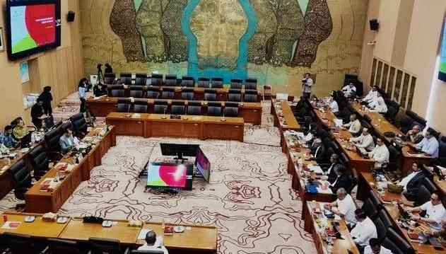 Anggota DPR Sebut Bahlil Bohong Soal Lifting Minyak, Kutip Pernyataan Menkeu Purbaya Soal Permainan Istilah dan Kata-kata