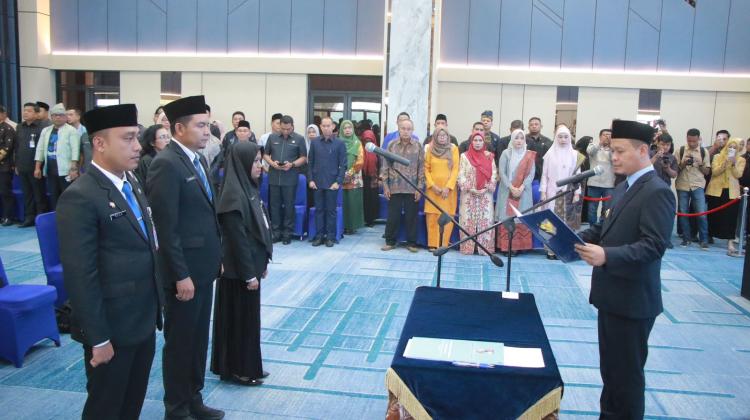 Wali Kota Pekanbaru Lantik 21 Pejabat Pimpinan Tinggi Pratama dan Fungsional, Ini Daftarnya