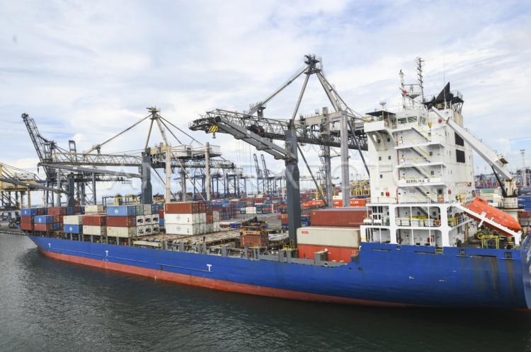 Neraca Perdagangan Riau Surplus US$1,22 Miliar pada Januari 2026