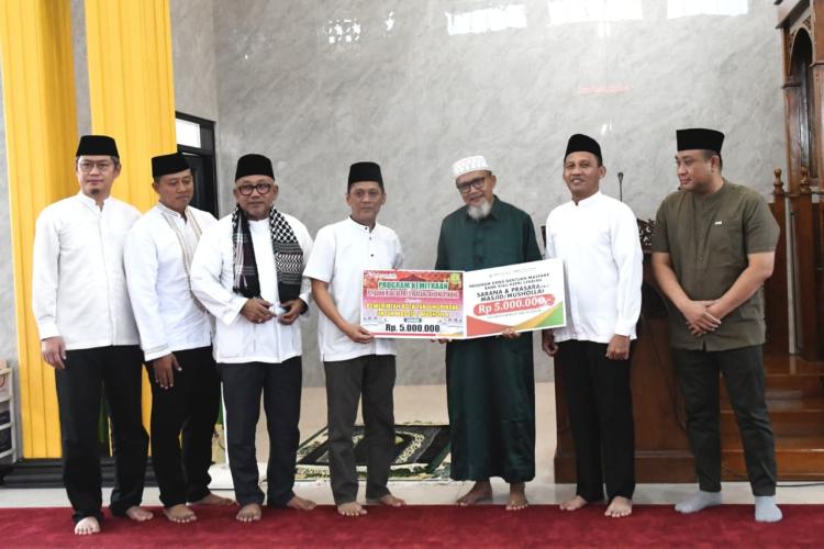 Kolaborasi BRK Syariah-Pemko Tanjungpinang Berbuah Bantuan untuk Masjid Nurul Salam, Jemaah Sambut Antusias