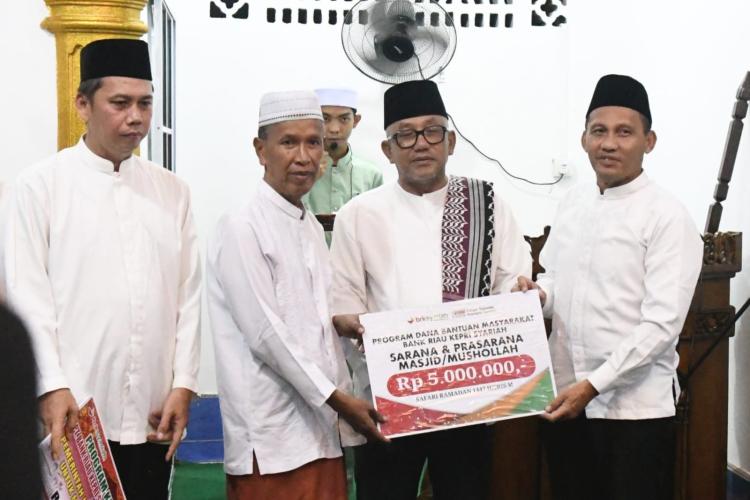 Safari Ramadan di Dompak: Pemko Tanjungpinang dan BRK Syariah Salurkan Bantuan Rp10 Juta, Dorong Lahirnya Generasi Qurani
