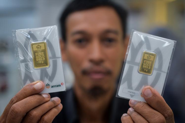 Emas Antam Meroket ke Rp3,059 Juta, Waktunya Jual atau Simpan?