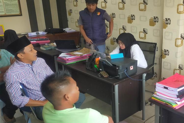 Kakek 70 Tahun di Bengkalis Diduga Cabuli 8 Bocah, Eh Malah "Lolos" dengan Alasan Sesak Napas