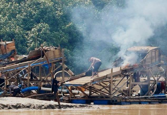 Penertiban PETI di Kuansing, 12 Rakit Dibakar Petugas di Desa Pulau Busuk Inuman